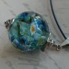 Perle florale pendentif verre filé au chalumeau **vendu** – Image 4