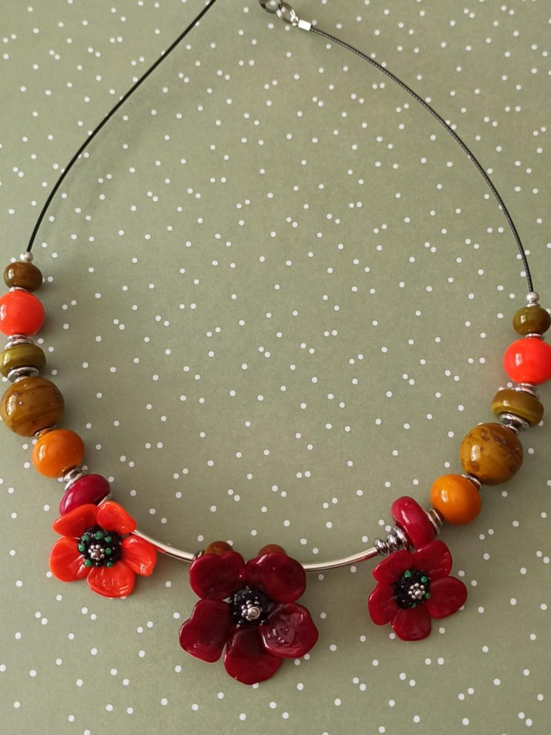 Collier perles  et fleurs de verre filé,  **CMP44** – Image 2