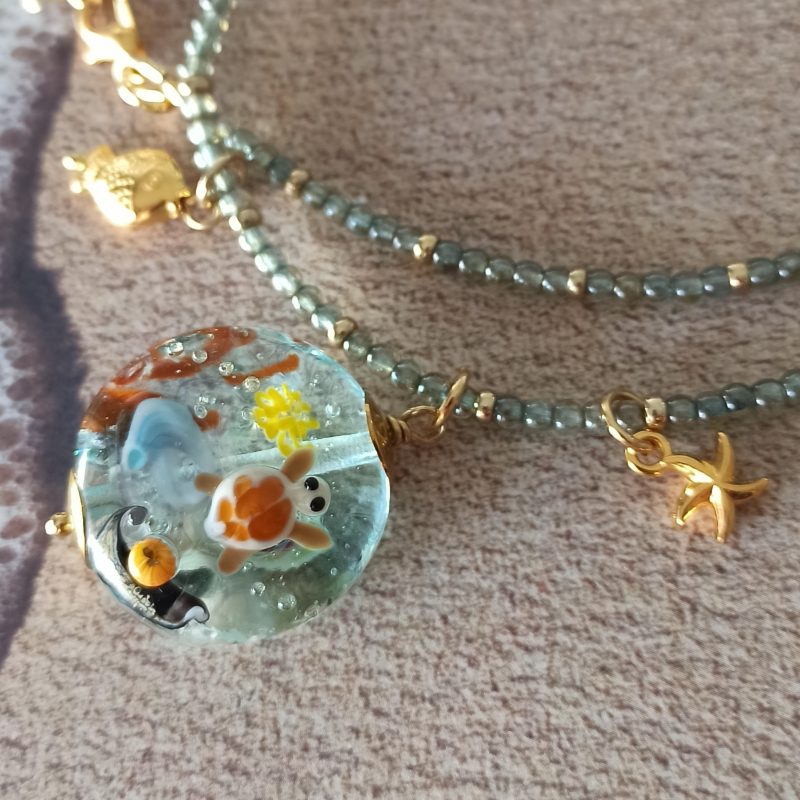 Pendentif perle de verre filé - décors aquatiques et tortue **P266**